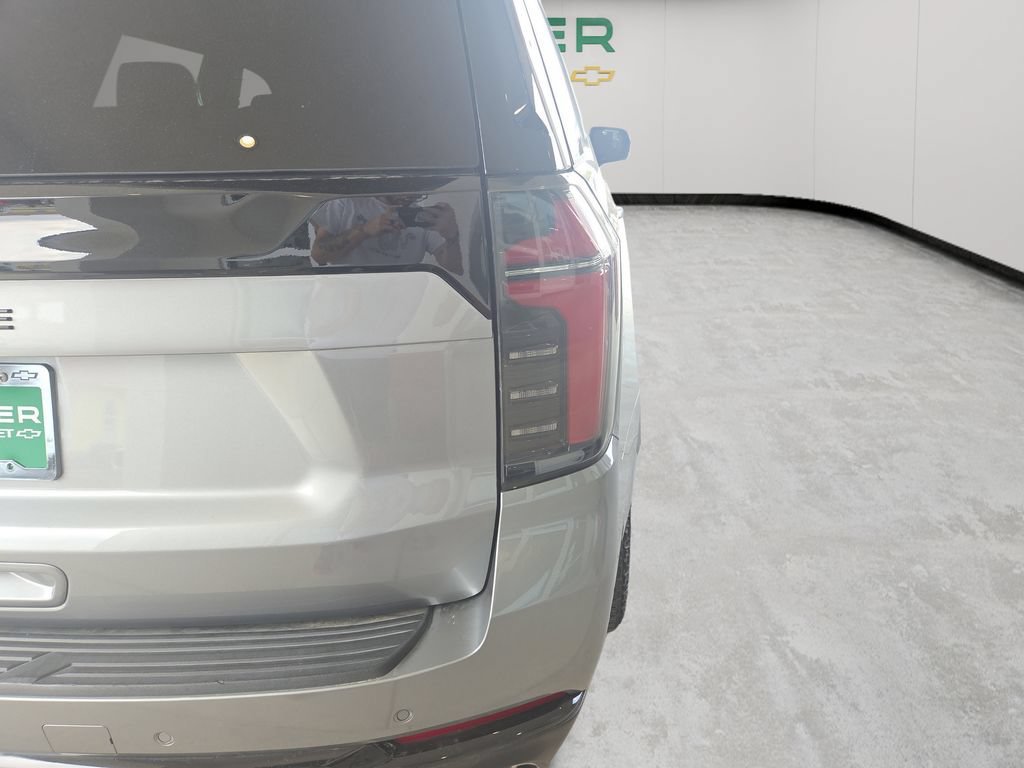 Used 2025 Chevrolet Tahoe Z71 AWD/4WD image 42