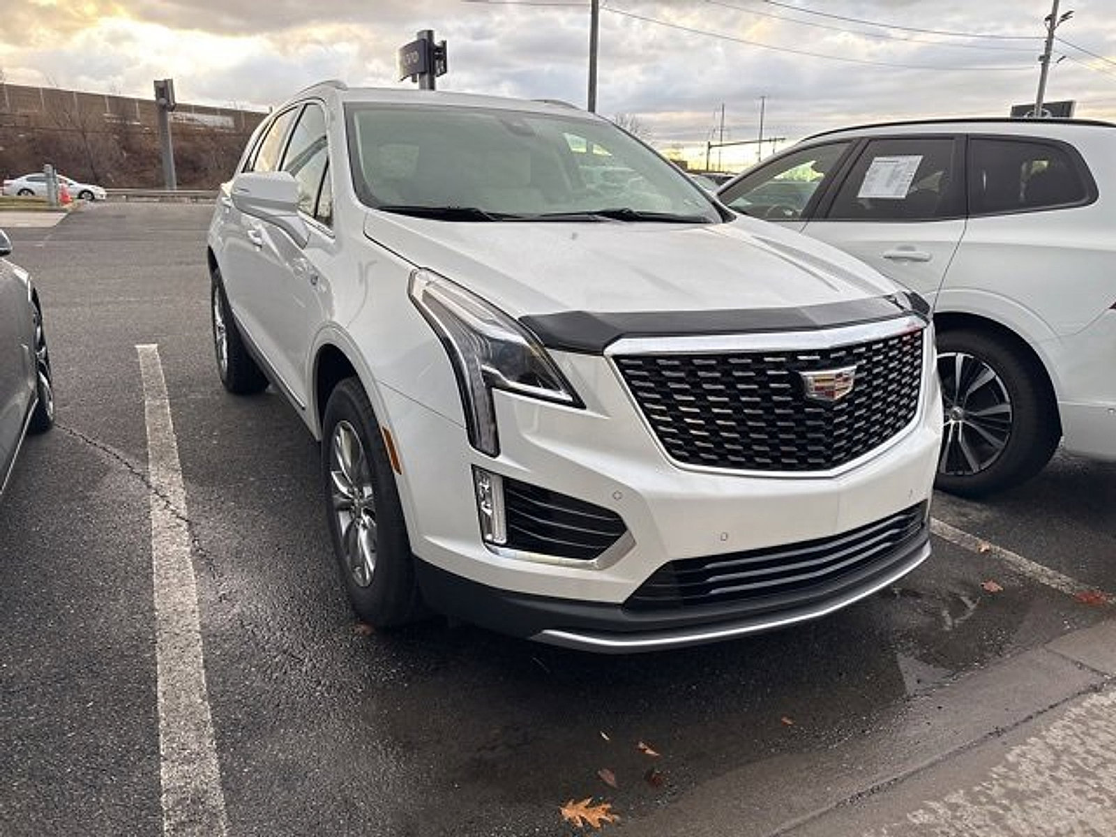 Used 2022 Cadillac XT5 Premium Luxury image 2
