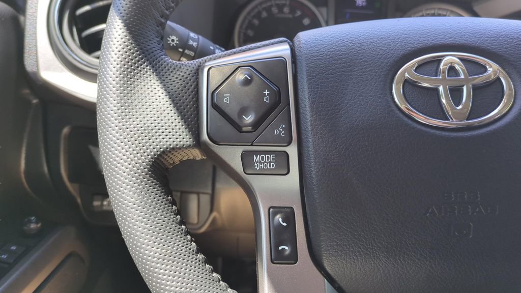 Used 2022 Toyota Tacoma SR5 w/ Technology Package image 21