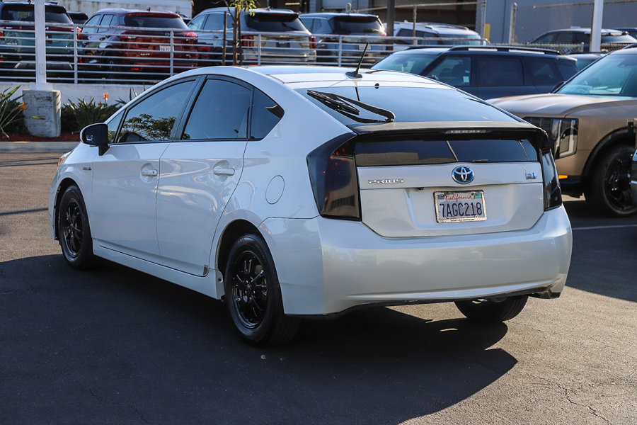 Used 2013 Toyota Prius Four w/ Deluxe Solar Roof Pkg FWD image 10