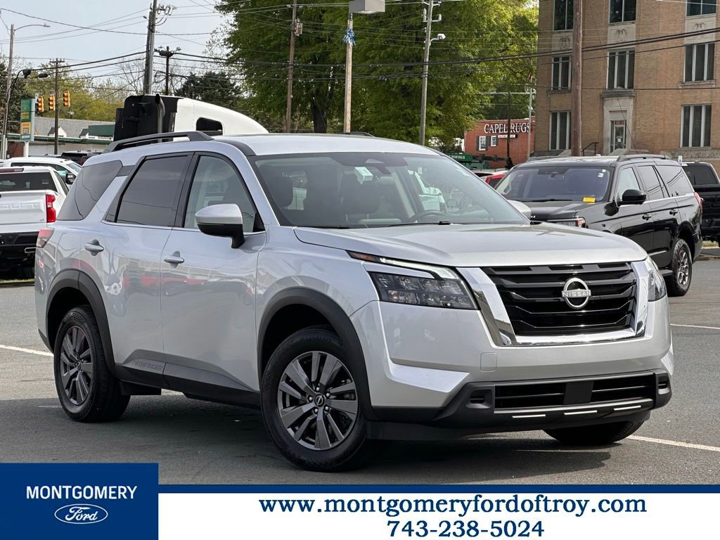 Used 2025 Nissan Pathfinder SV