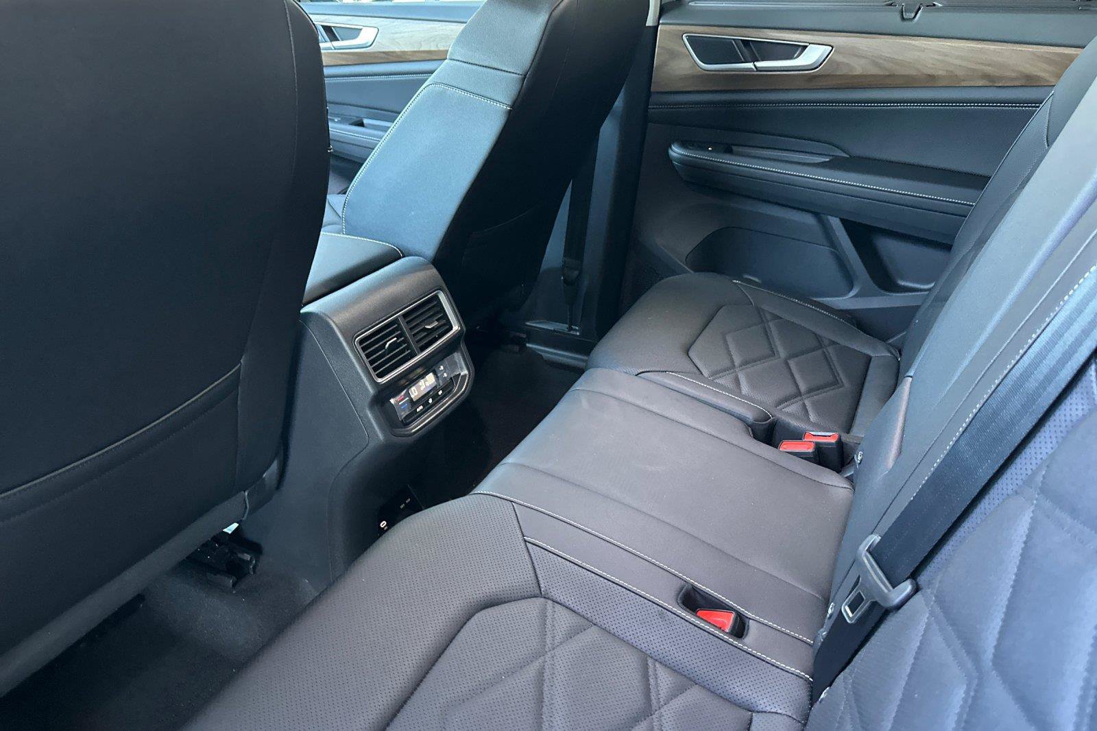 New 2026 Volkswagen Atlas SE FWD image 11