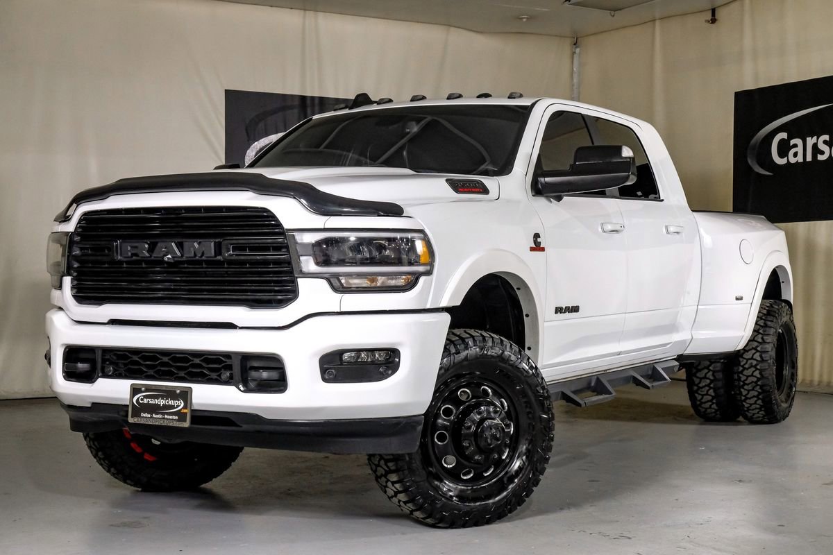 Used 2022 RAM 3500 Laramie w/ Night Edition image 4