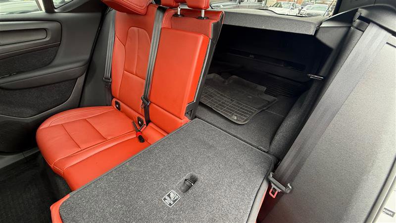 Used 2019 Volvo XC40 T5 Momentum image 19