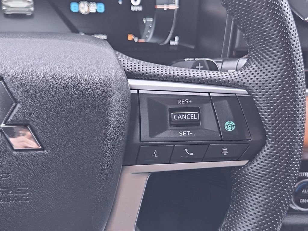 Used 2023 Mitsubishi Outlander SEL image 23