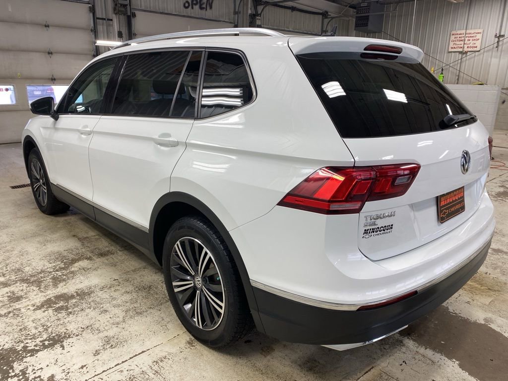 Used 2018 Volkswagen Tiguan SEL w/ 3rd Row Seat Package image 10