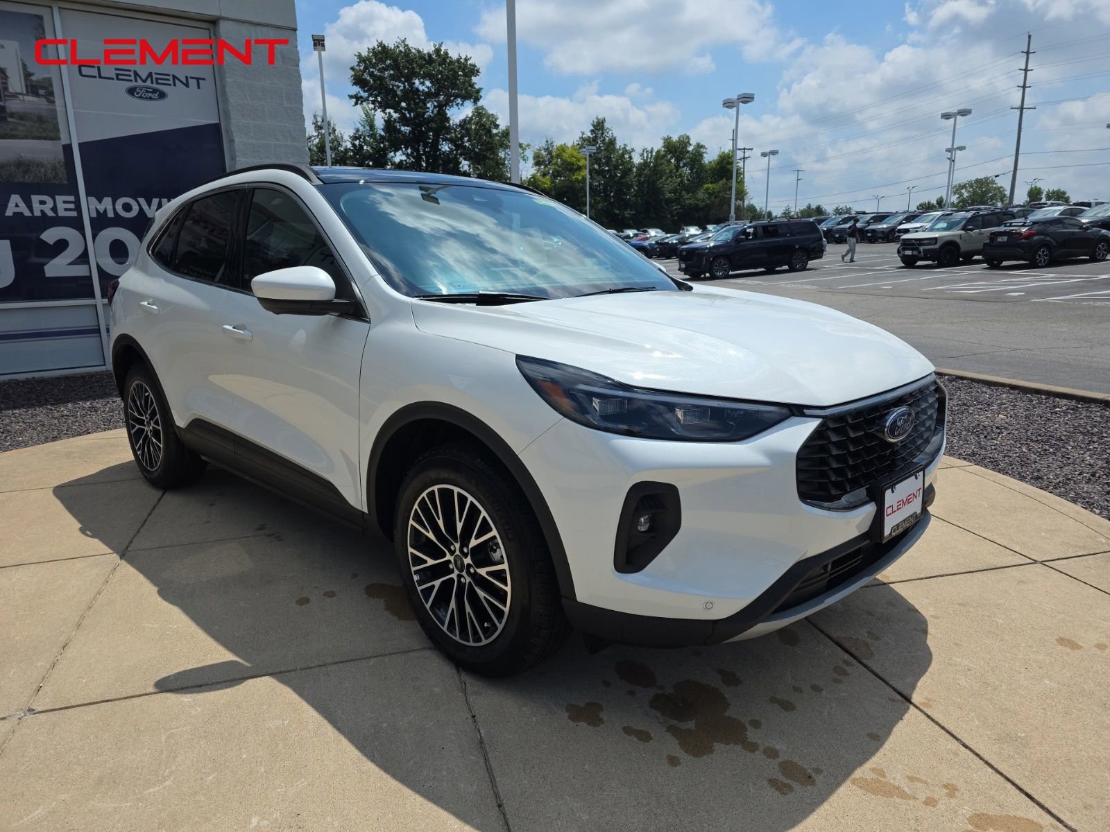 New 2025 Ford Escape SE w/ PHEV Premium Package image 3