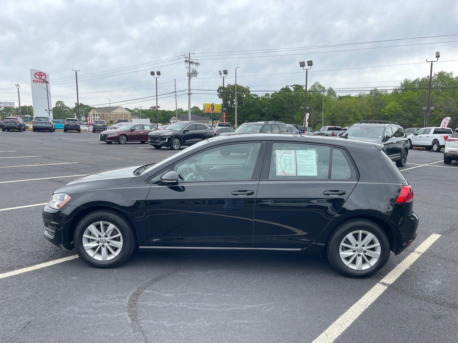 Used 2016 Volkswagen Golf S FWD image 13
