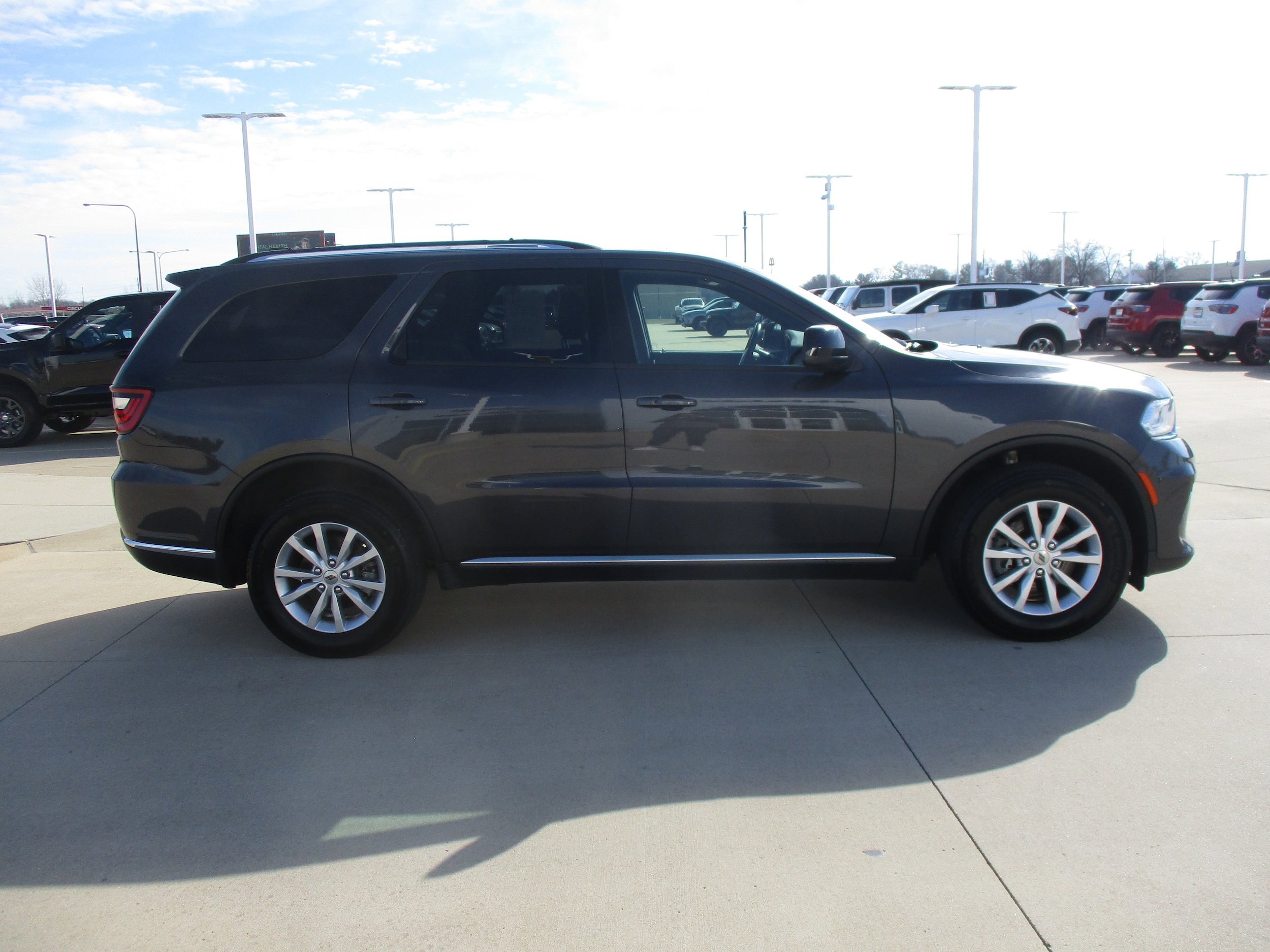 Used 2024 Dodge Durango SXT AWD/4WD image 7