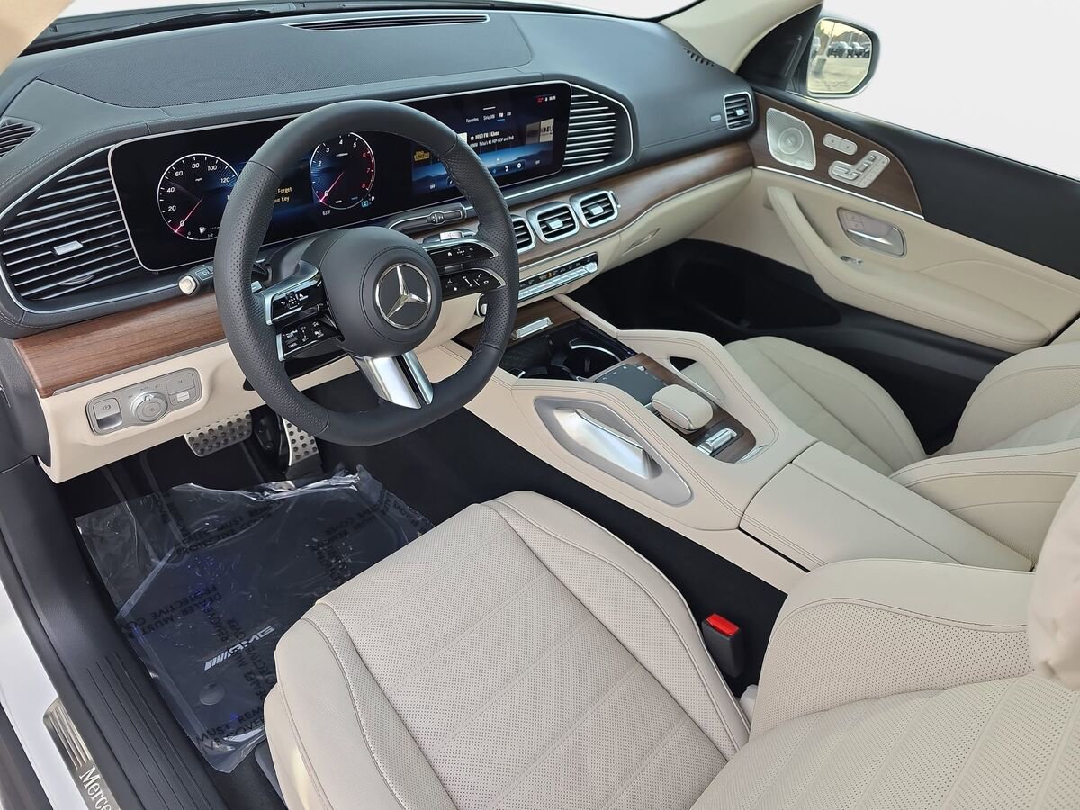 New 2026 Mercedes-Benz GLS 450 4MATIC image 16