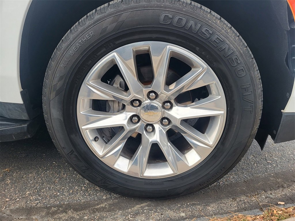 Used 2023 Chevrolet Suburban Premier image 21