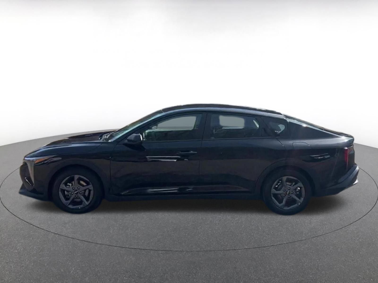 Used 2025 Kia K4 LXS image 9