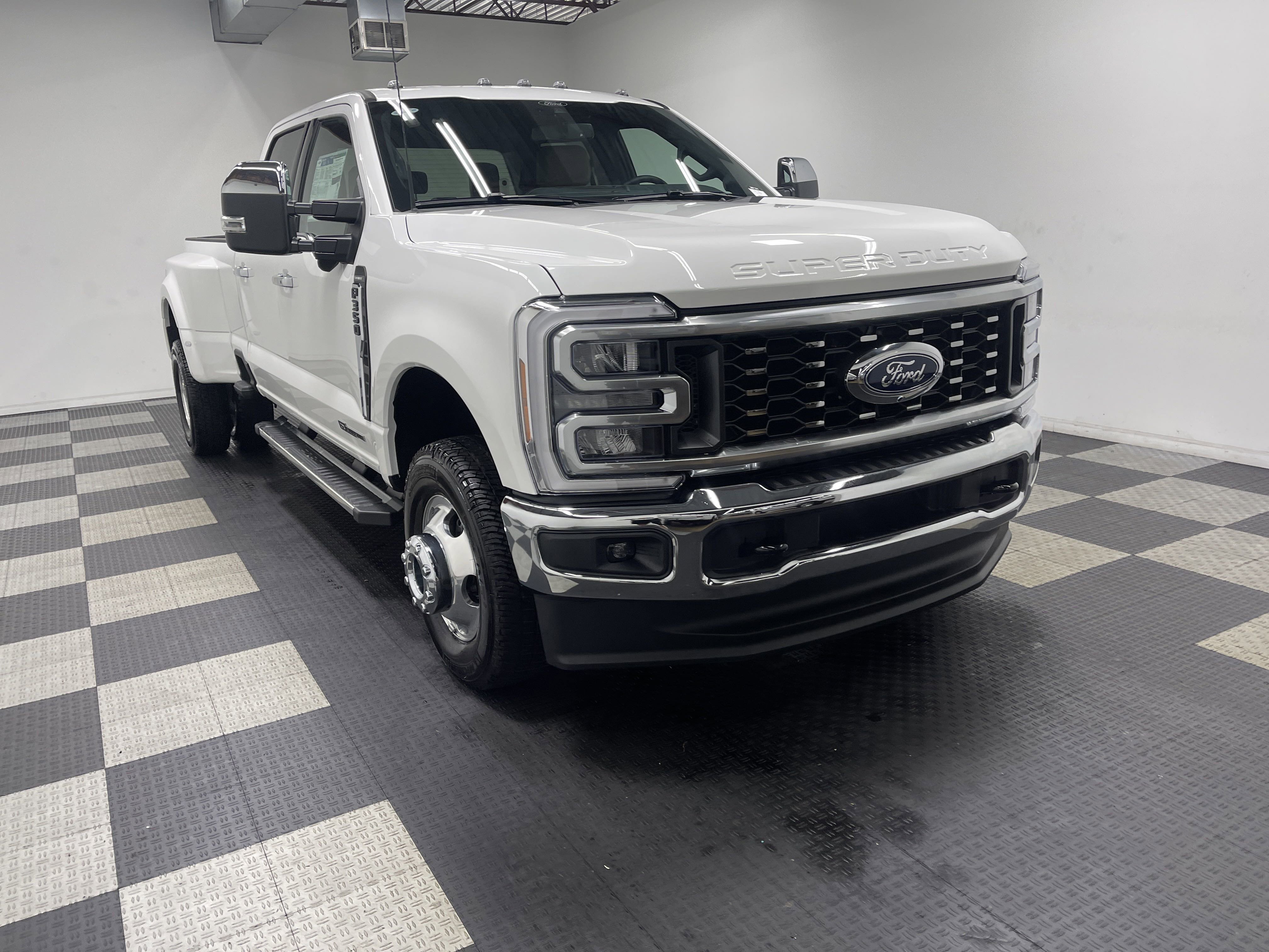 New 2026 Ford F350 Lariat w/ Chrome Package image 5