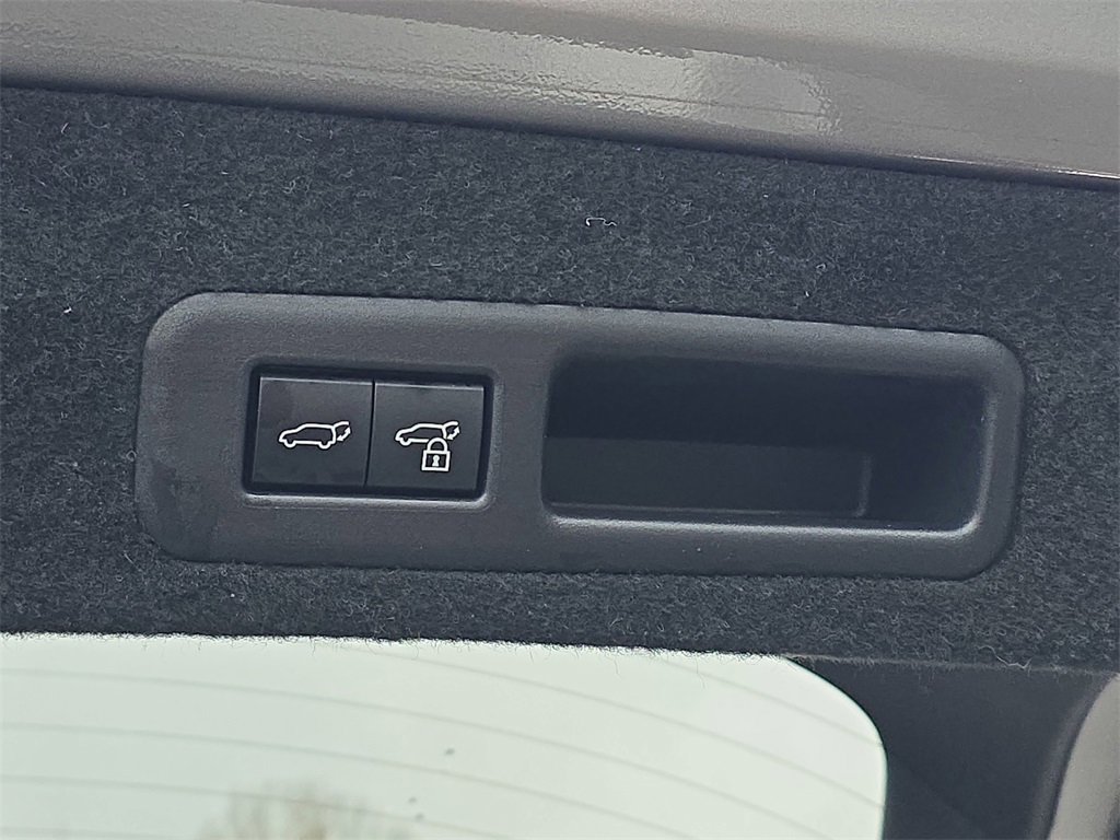 Used 2022 Lexus RX 450h AWD w/ Premium Package image 17