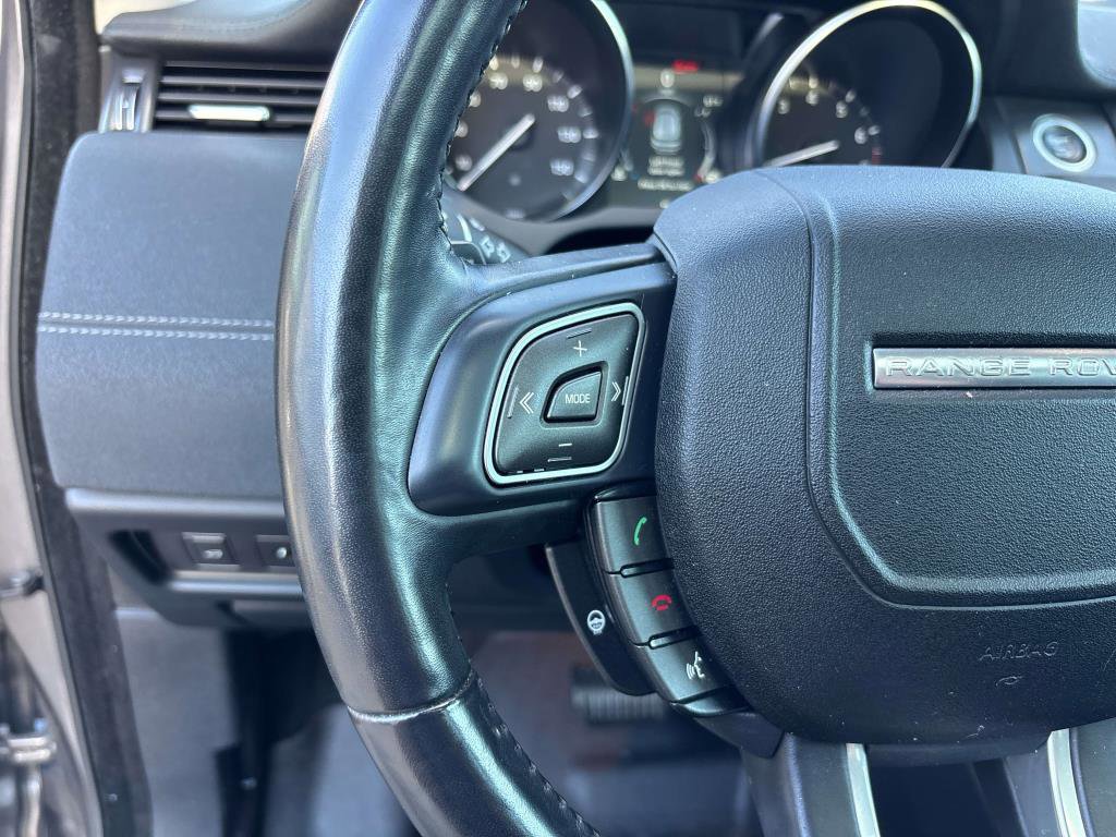Used 2018 Land Rover Range Rover Evoque SE image 18