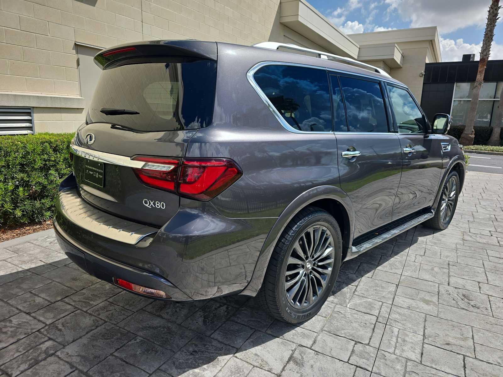 Certified 2024 INFINITI QX80 Sensory w/ Cargo Package AWD/4WD image 5
