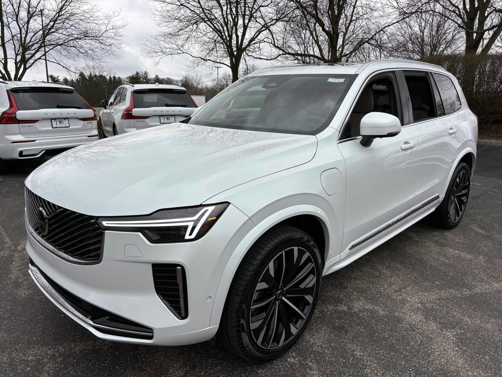 Used 2026 Volvo XC90 T8 Plus w/ Protection Package Premier