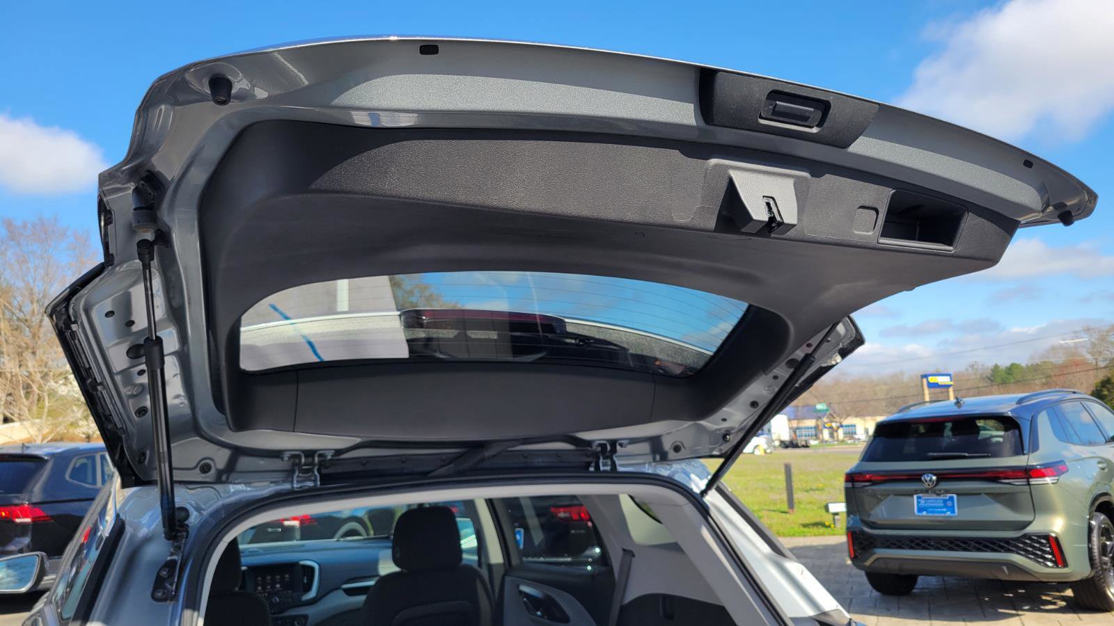 Used 2023 GMC Terrain SLE image 54