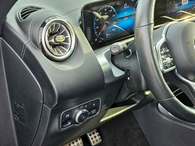 Certified 2022 Mercedes-Benz GLB 250 4MATIC image 16