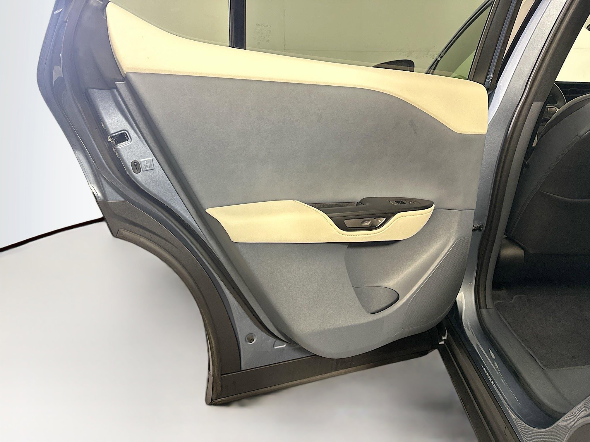 Used 2023 Lexus RZ 450e Premium w/ Technology Package image 27