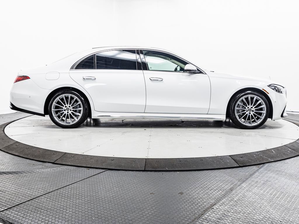 Used 2025 Mercedes-Benz S 580e 4MATIC Sedan image 34