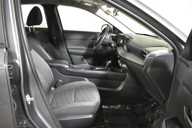 Certified 2025 Nissan Kicks SV AWD/4WD image 30