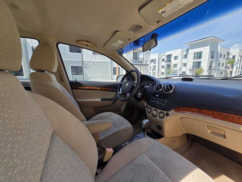 Used 2009 Chevrolet Aveo LT FWD image 40