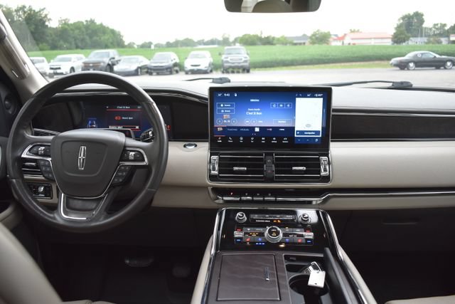 Used 2023 Lincoln Navigator L Reserve AWD/4WD image 45