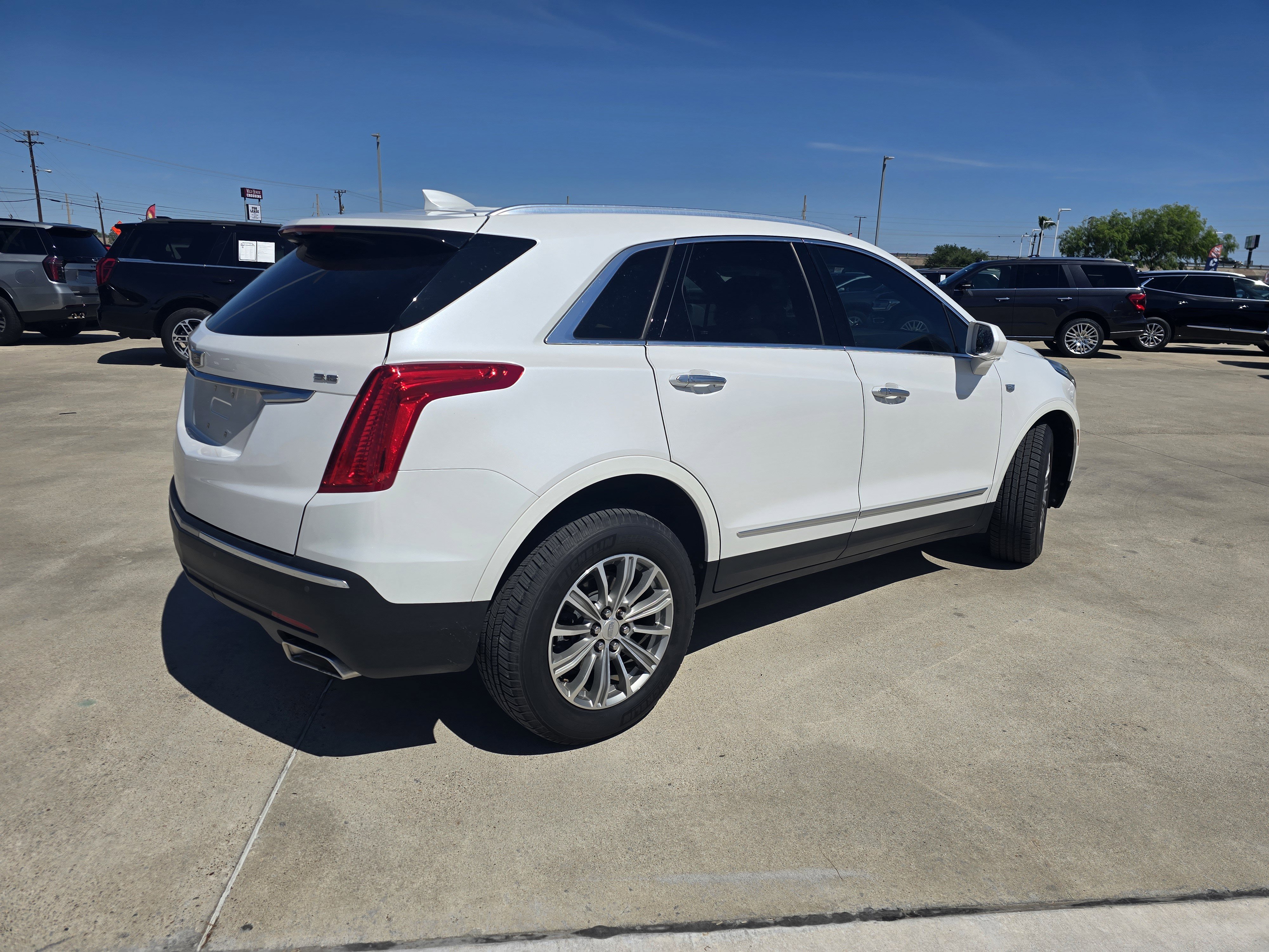 Used 2019 Cadillac XT5 Luxury image 3