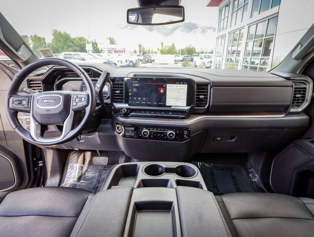 Used 2025 GMC Sierra 1500 SLT AWD/4WD image 17