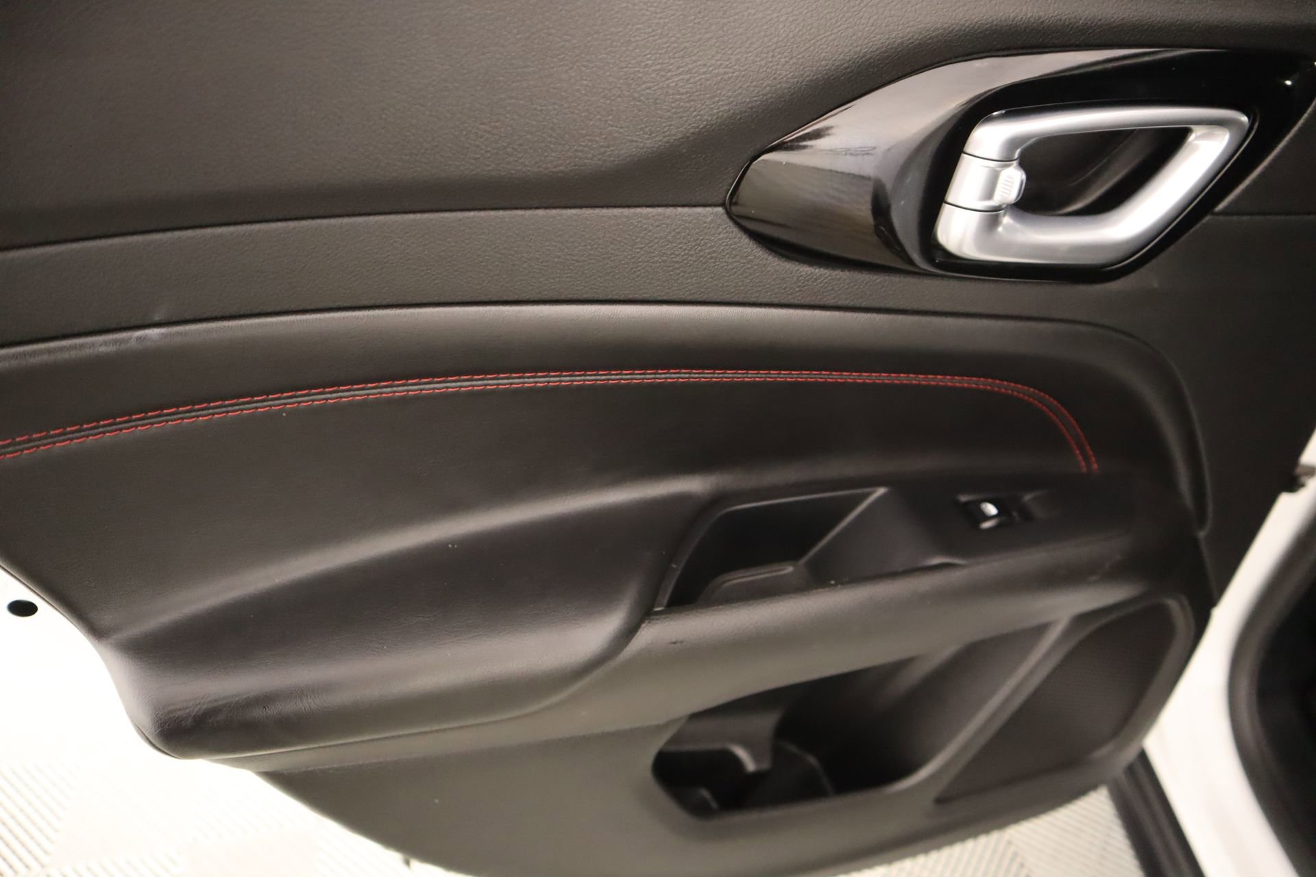 Used 2024 Jeep Compass Trailhawk image 15