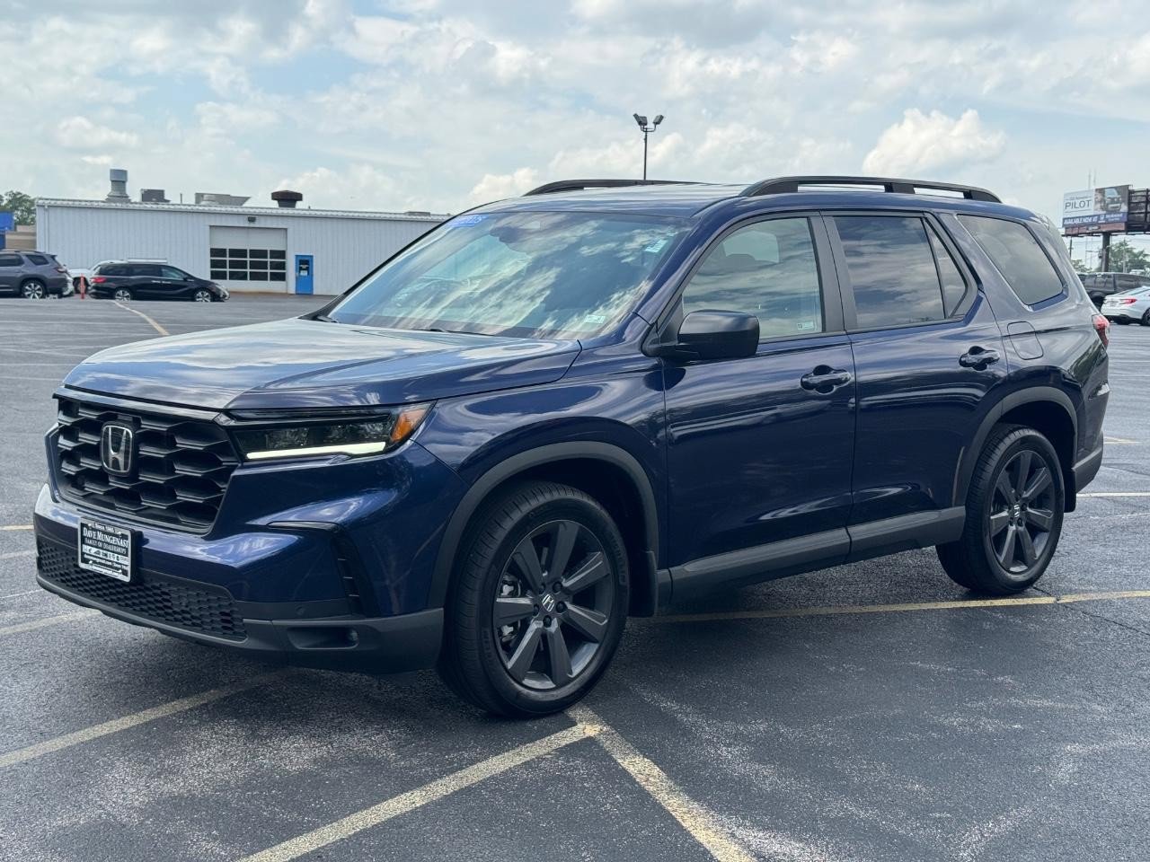 Certified 2025 Honda Pilot Sport image 7