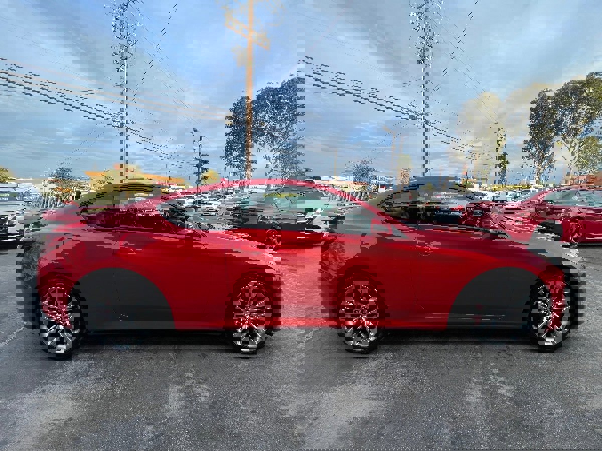 Used 2013 Hyundai Genesis 3.8 image 4