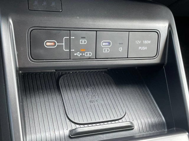 Used 2024 Hyundai Kona Limited AWD/4WD image 18