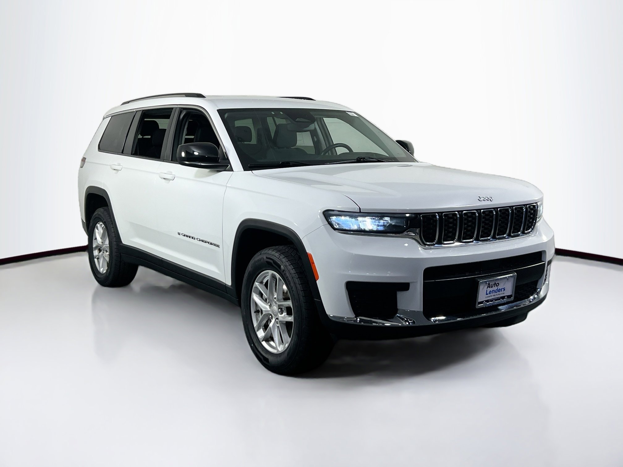 Used 2021 Jeep Grand Cherokee L Laredo w/ Luxury Tech Group I image 3