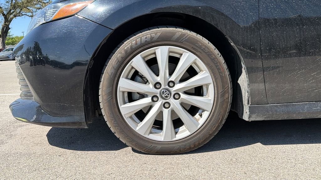 Used 2020 Toyota Camry LE w/ Convenience Package image 9