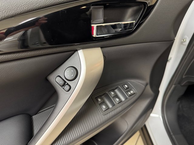 New 2025 Mitsubishi Eclipse Cross SEL image 7