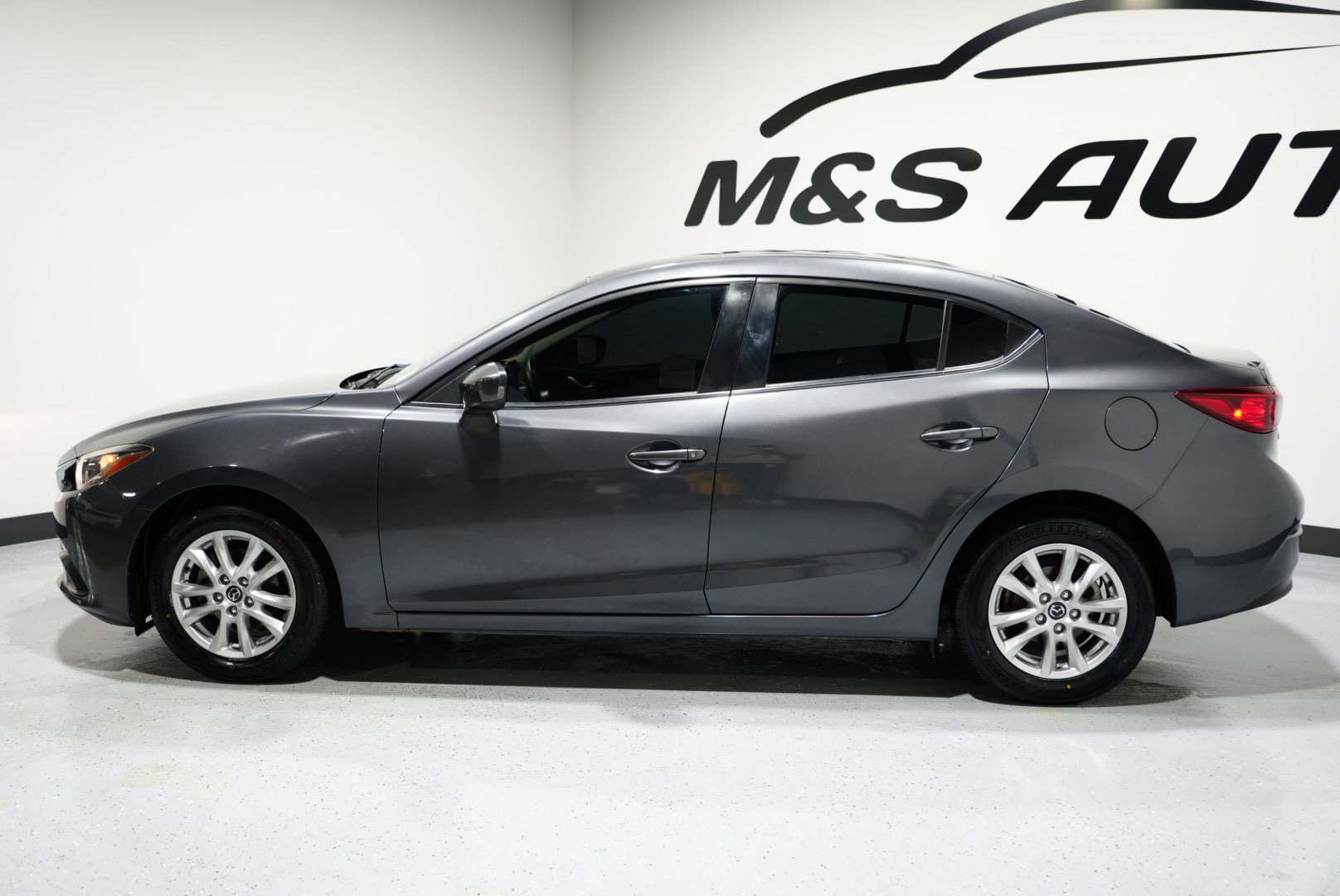 Used 2016 MAZDA MAZDA3 i Sport w/ Preferred Equipment Package image 5