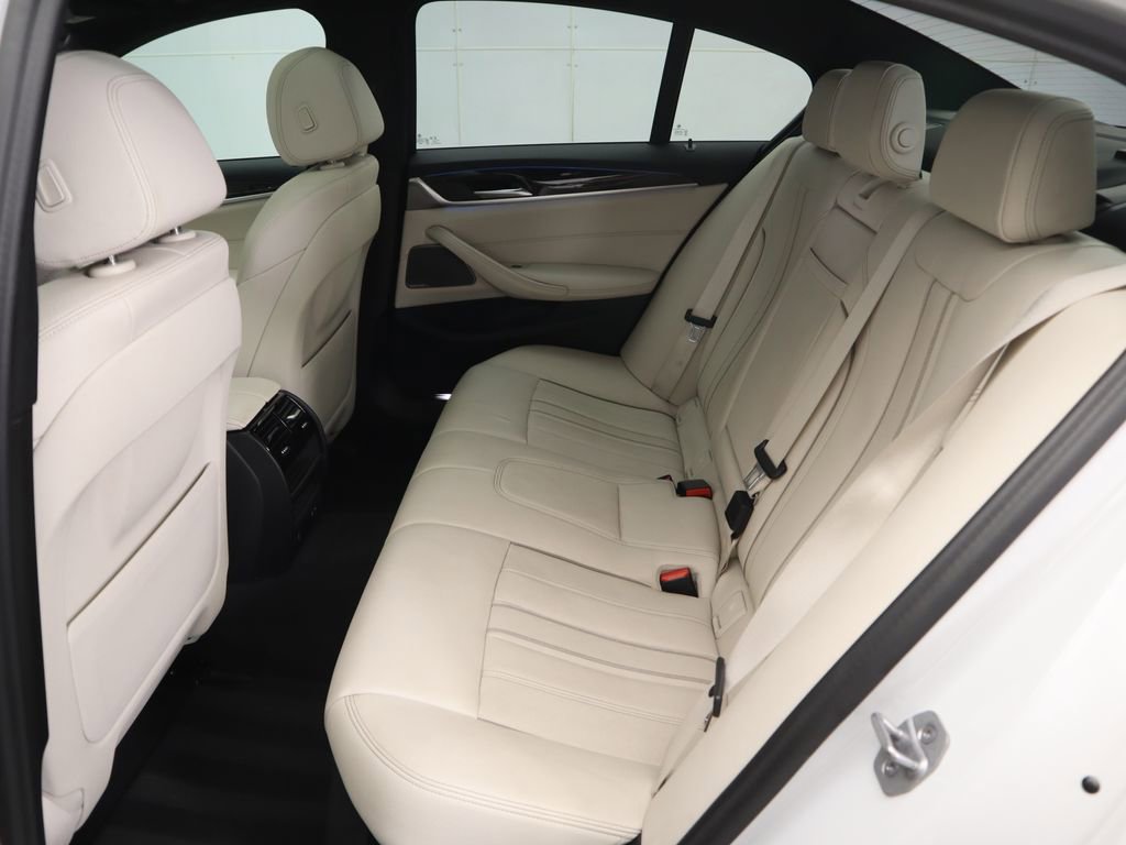 Certified 2023 BMW 530e w/ Premium Package image 22