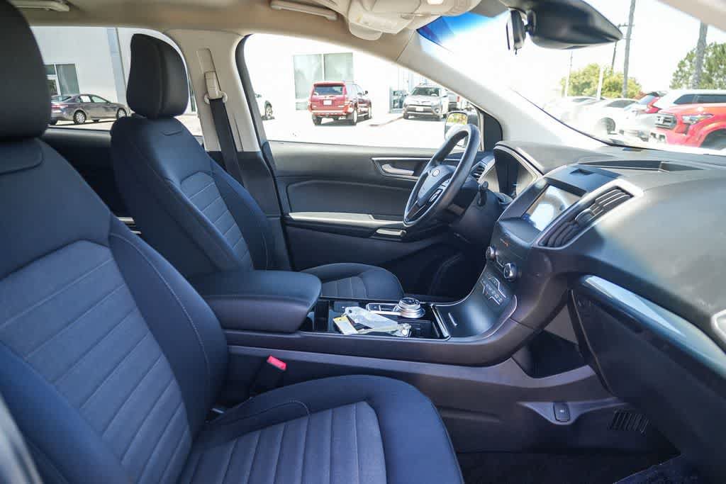 Used 2020 Ford Edge SE FWD image 16