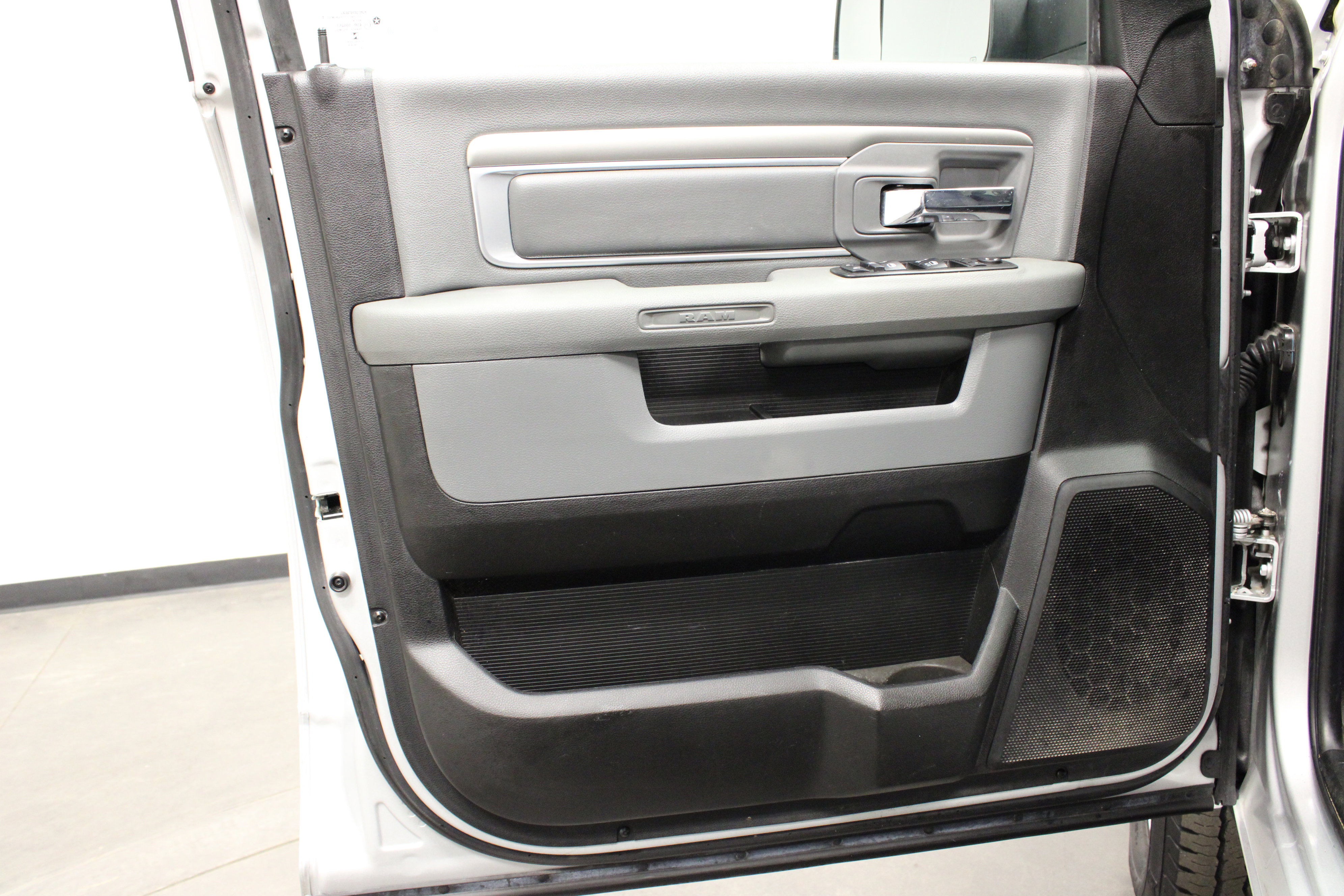 Used 2018 RAM 2500 SLT image 20