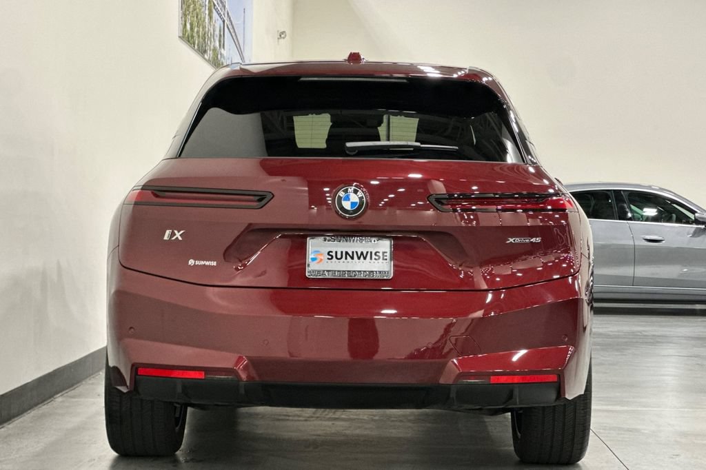 Used 2026 BMW iX xDrive45 w/ Premium Package AWD/4WD image 5
