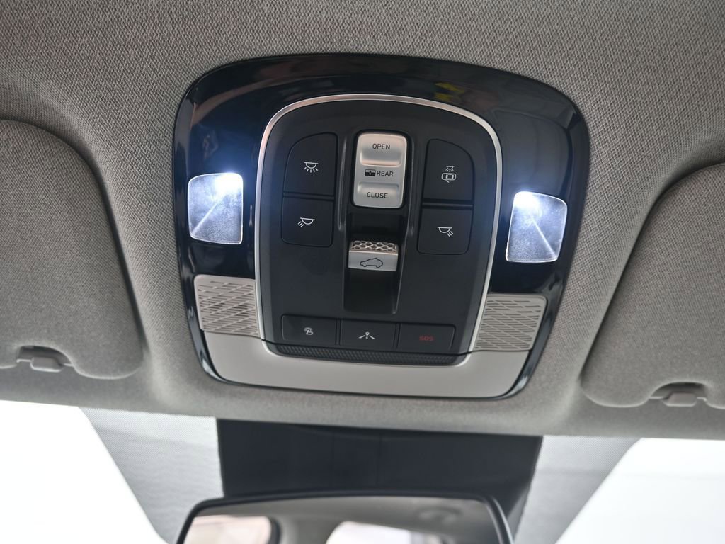 Used 2021 Hyundai Palisade Limited image 13