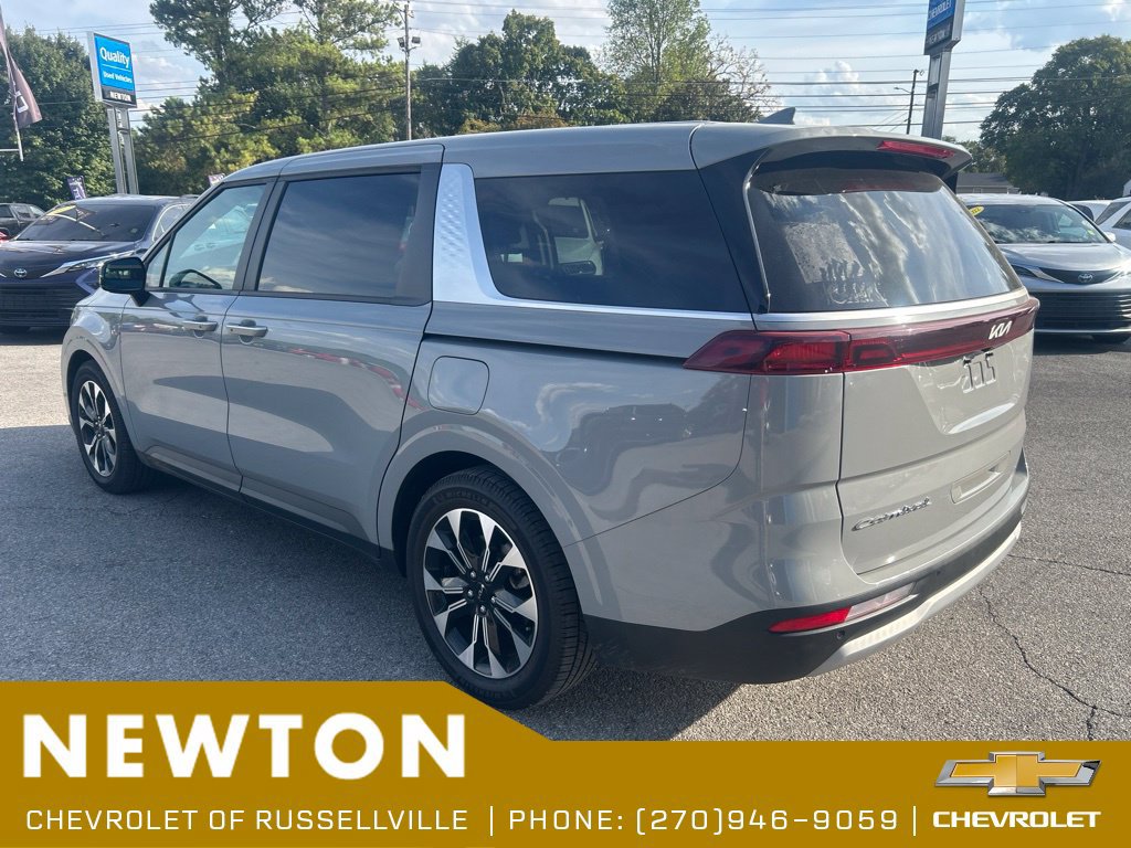 Used 2022 Kia Carnival EX FWD image 11