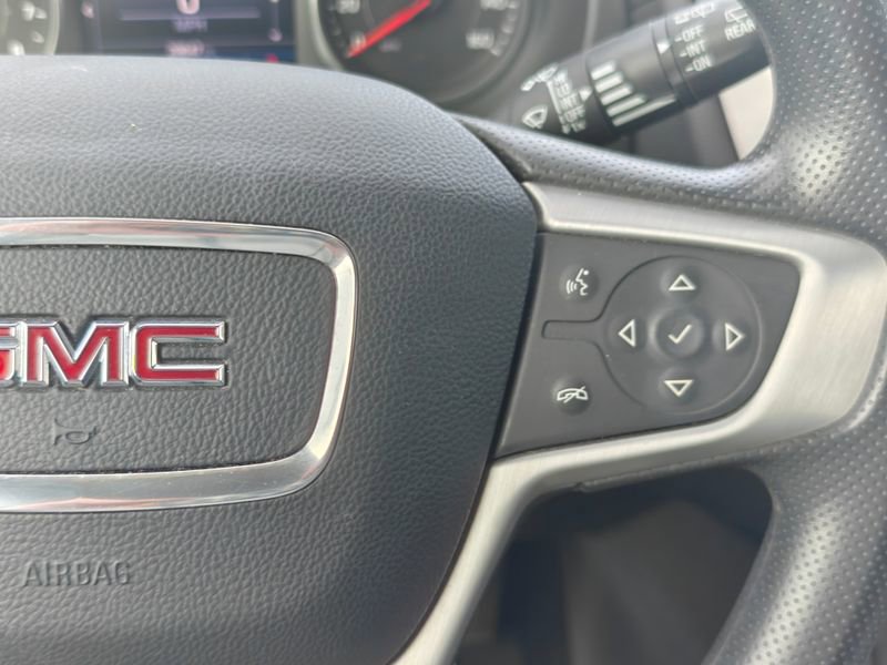 Used 2023 GMC Terrain SLE w/ Driver Convenience Package image 26