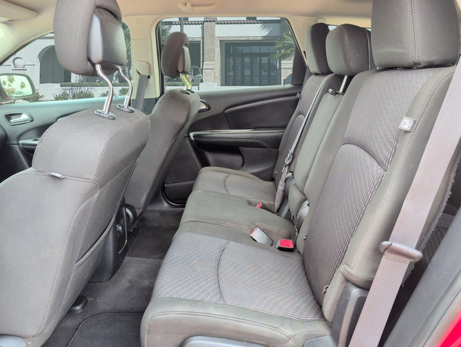 Used 2019 Dodge Journey SE FWD image 23