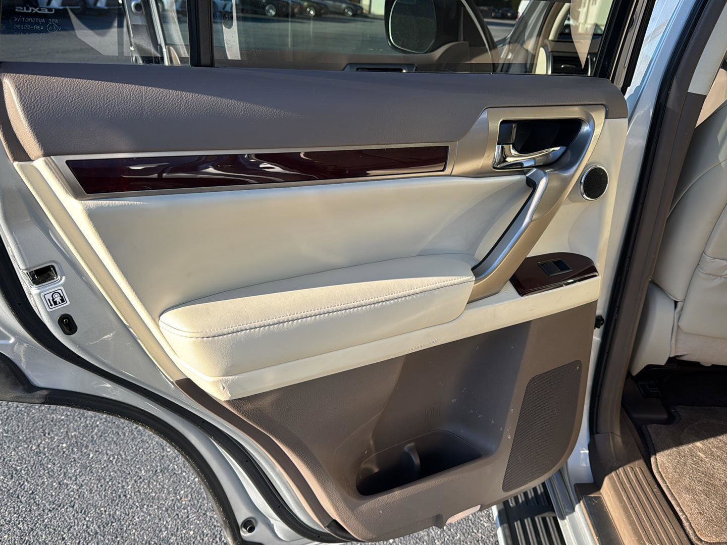 Used 2018 Lexus GX 460 Luxury image 15