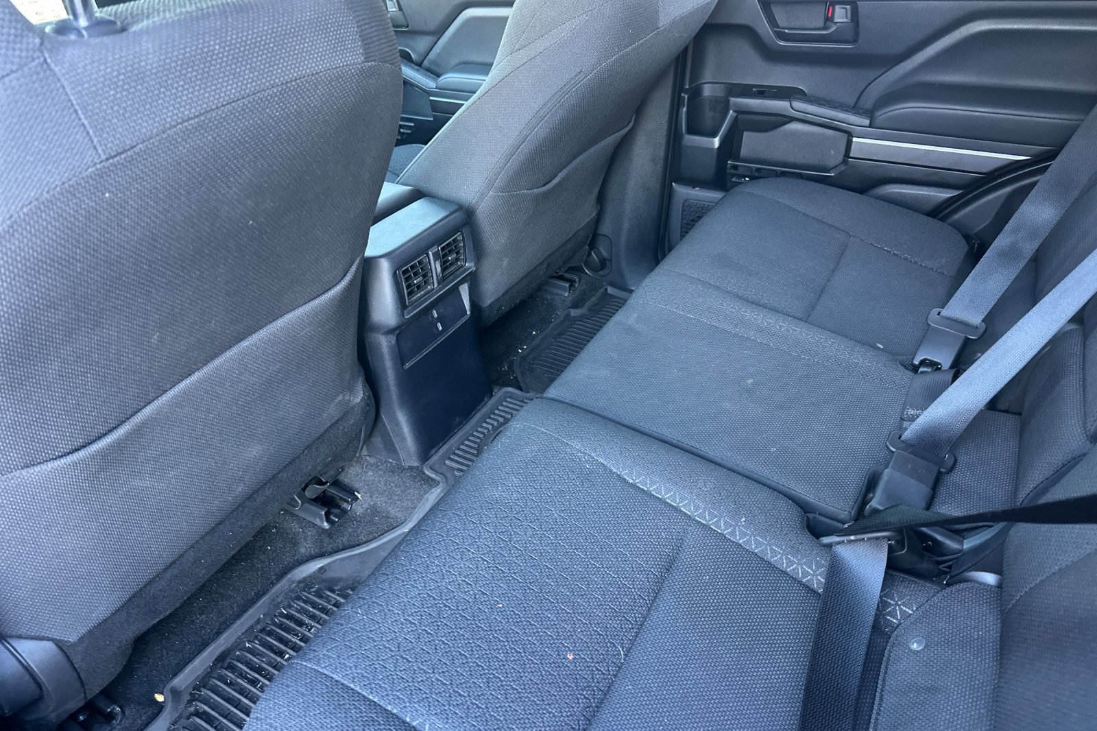 Used 2025 Toyota 4Runner SR5 AWD/4WD image 15