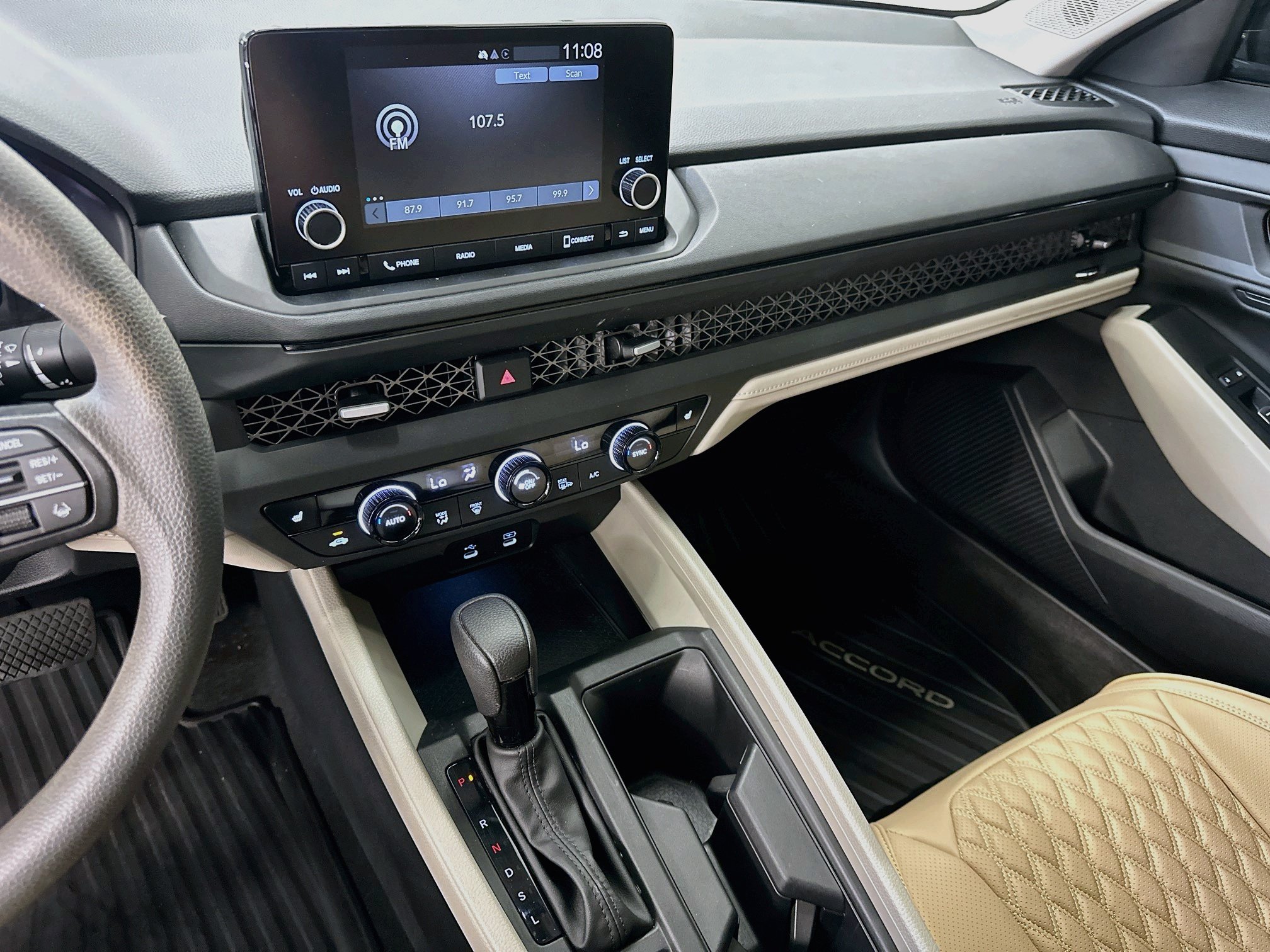 Used 2025 Honda Accord SE image 25