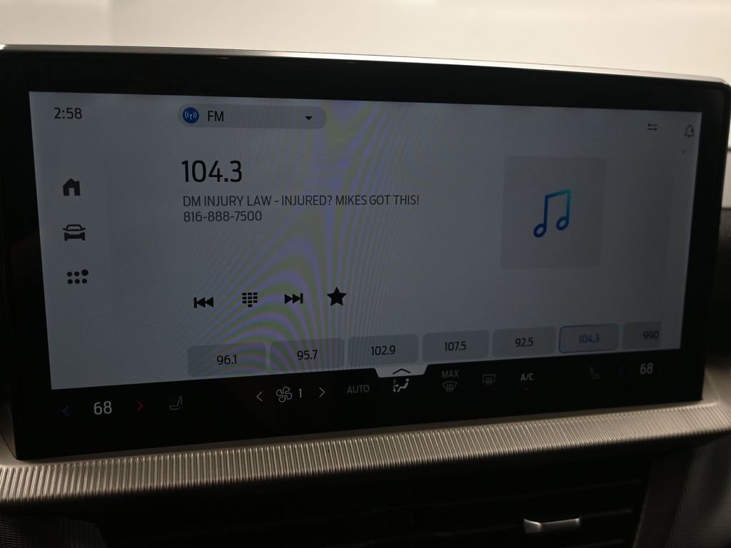 Used 2025 Ford Explorer ST-Line w/ ST-Line Street Pack image 17